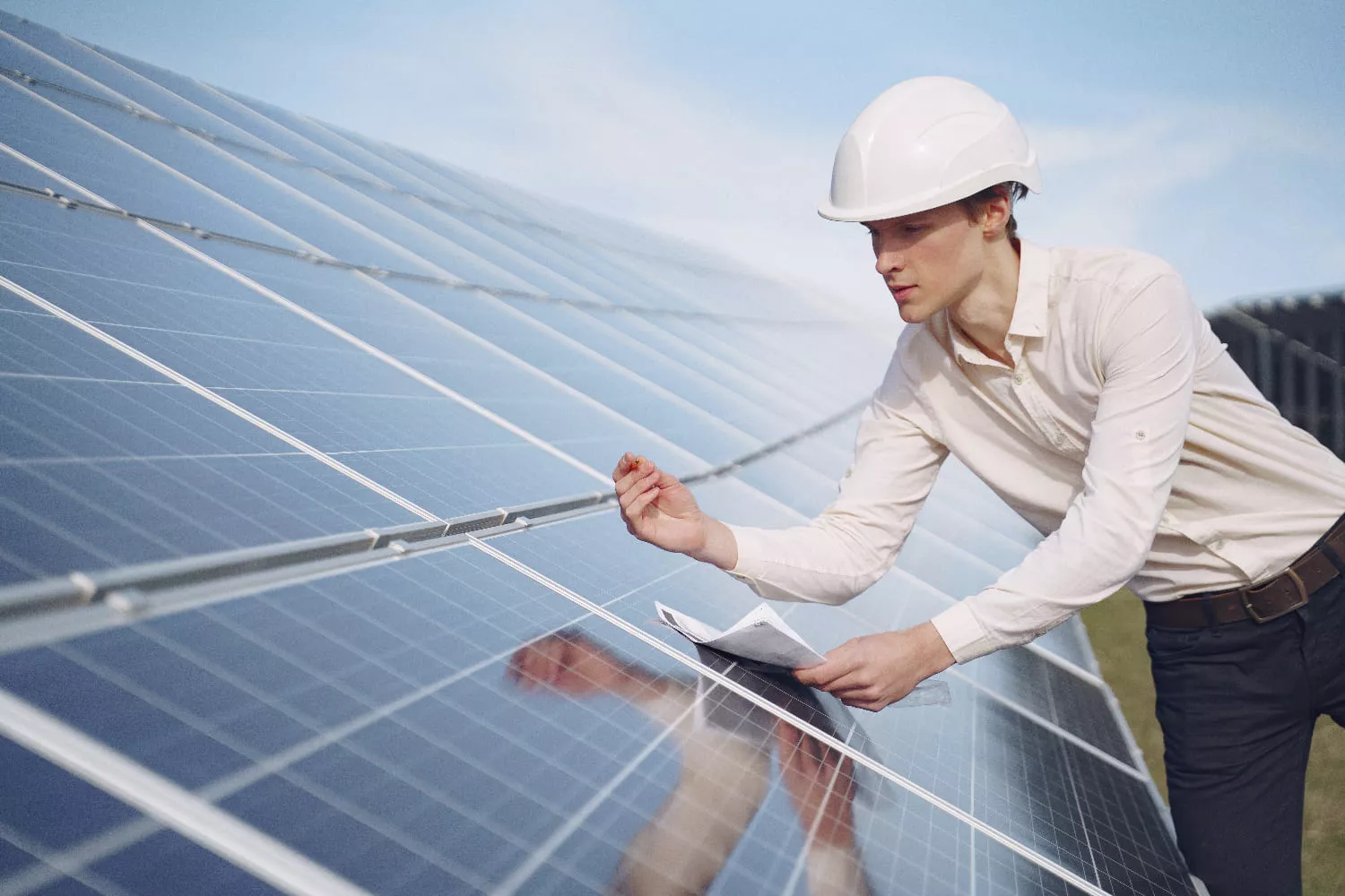 A Guide to Your Future Solar Power Plant: Operating Principles, Components, and Design Features