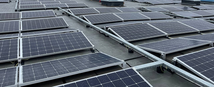 Первая солнечная электростанция для аэропорта в России